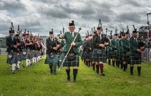 THE MASSED PIPEBANDS  6474